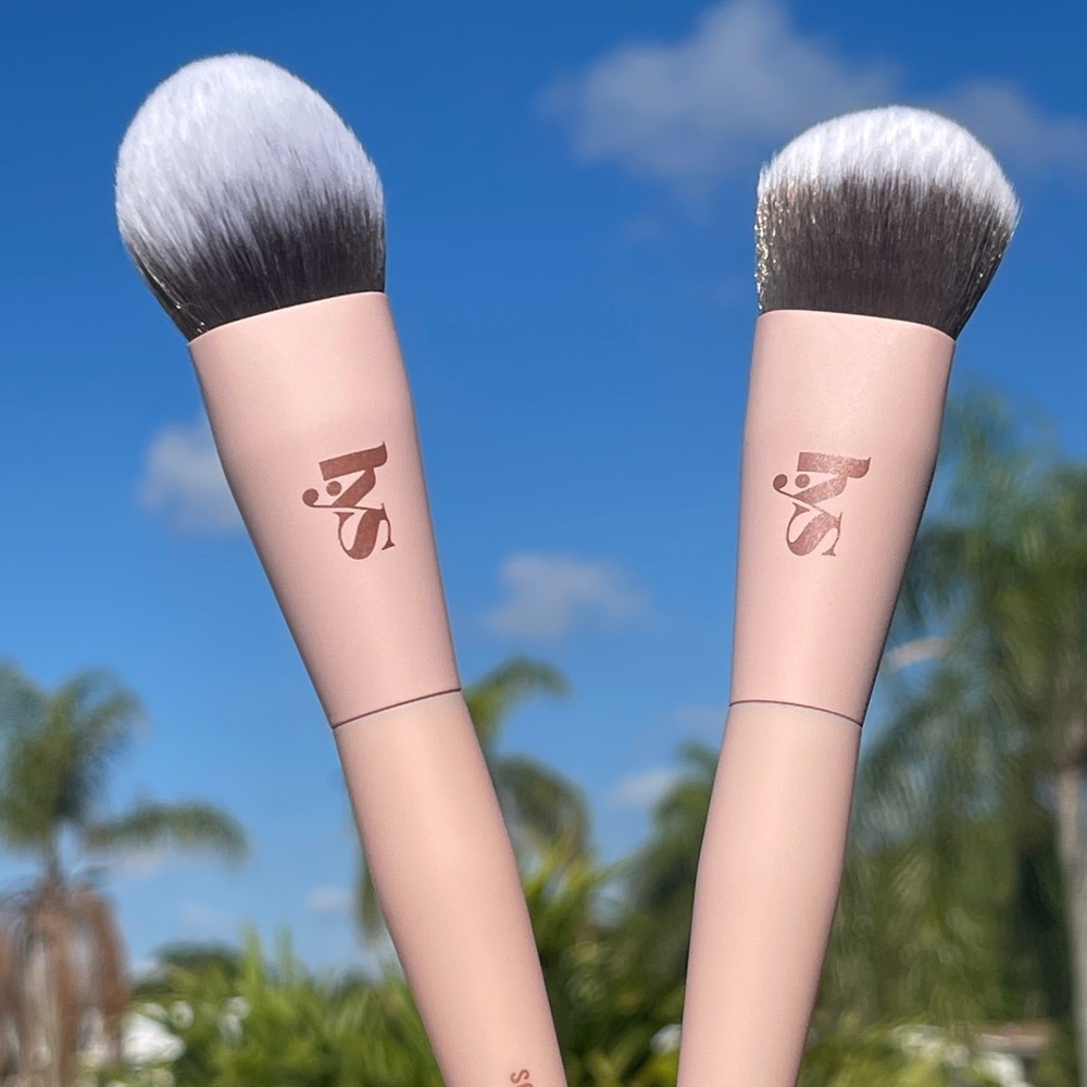 LYS BEAUTY Complexion Brush Duo